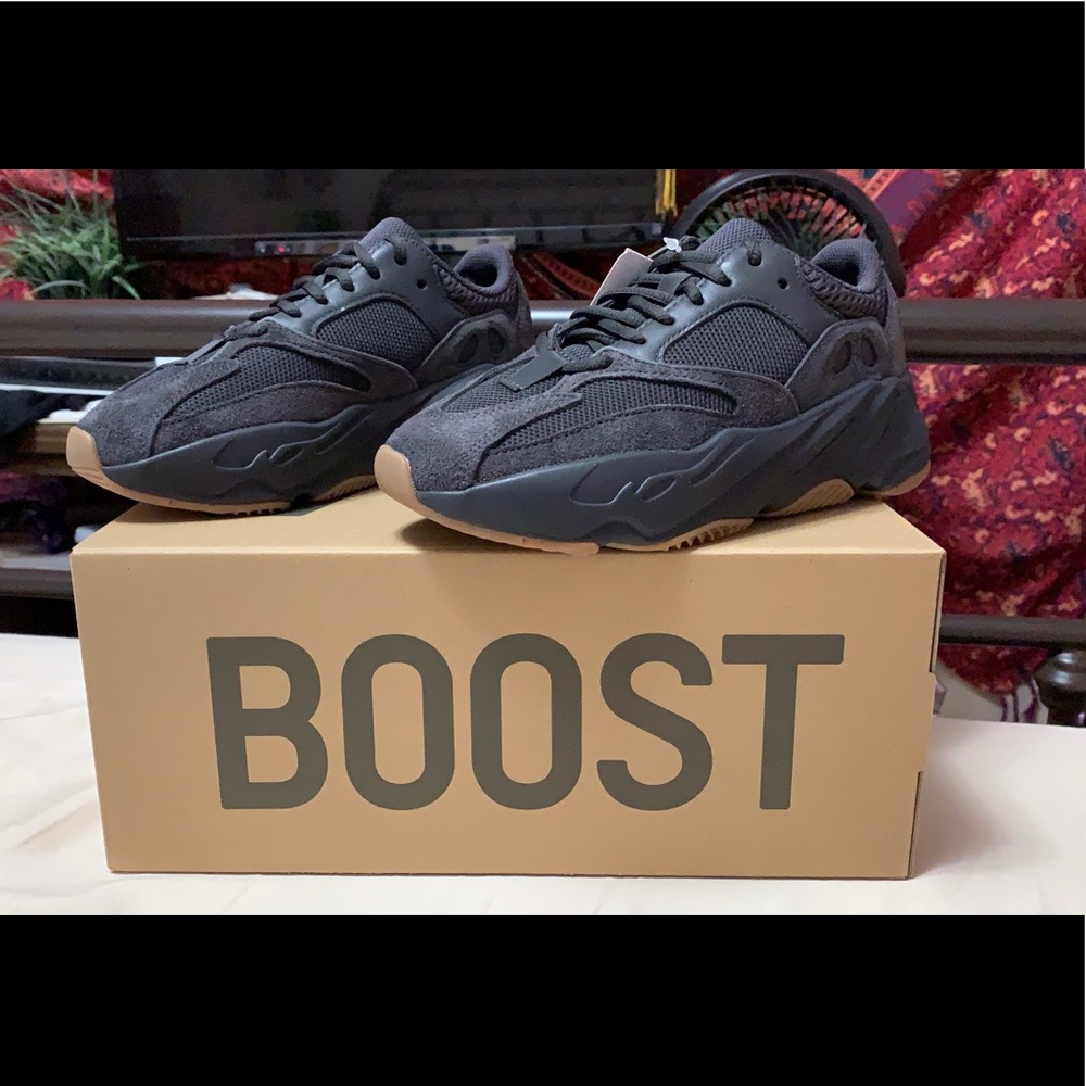 ‼️SUNDAY SPECIAL‼️ YEEZY BOOST 700 - UTILITY BLACK